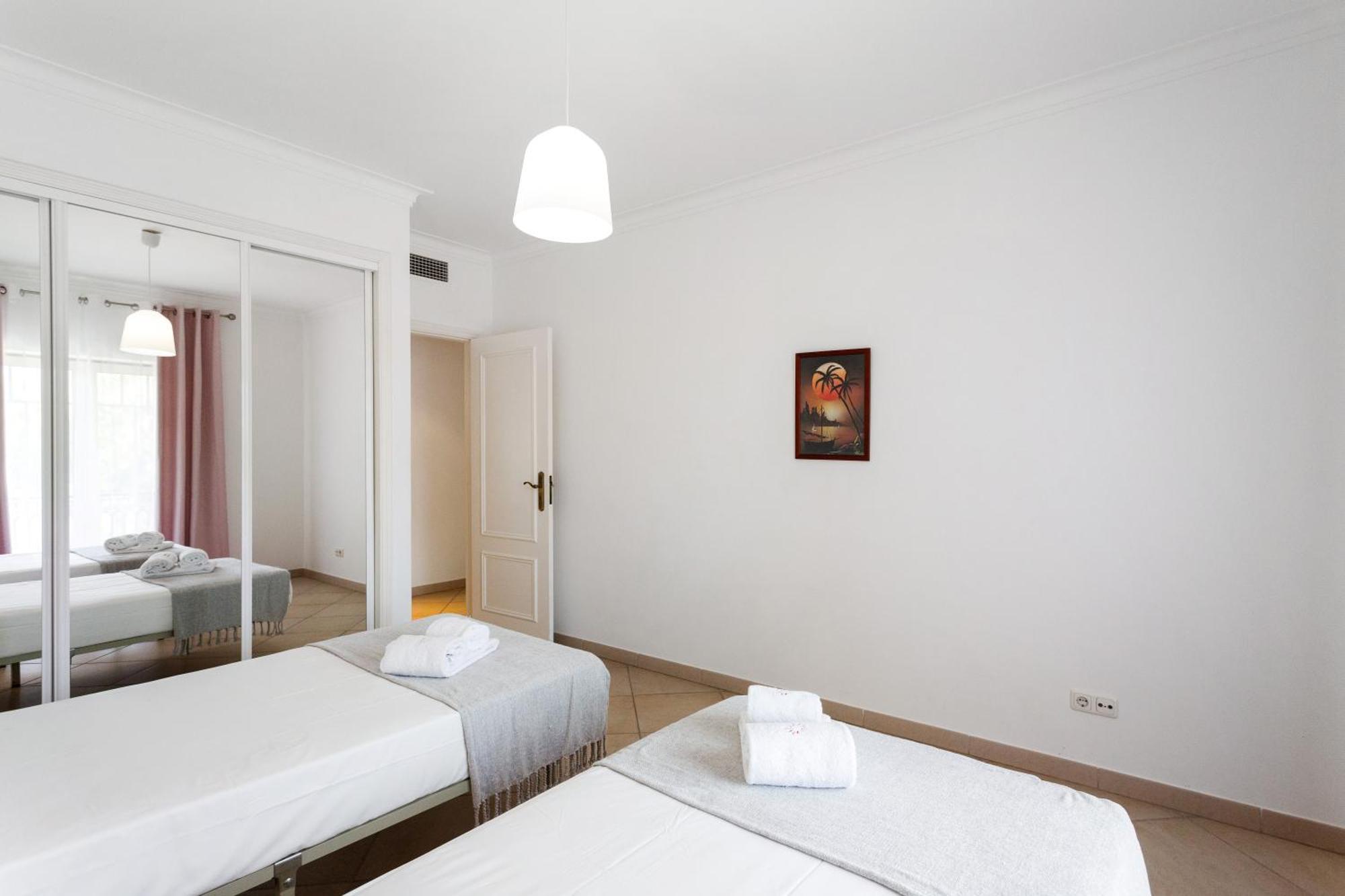 Bicos Beach Apartments By Albufeira Rental Camera foto